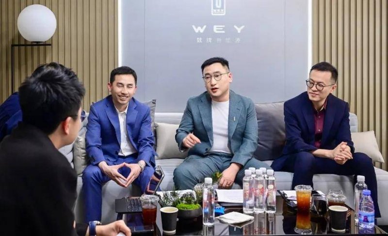 设计师品牌Uma Wang与Totemist联名口红套壳