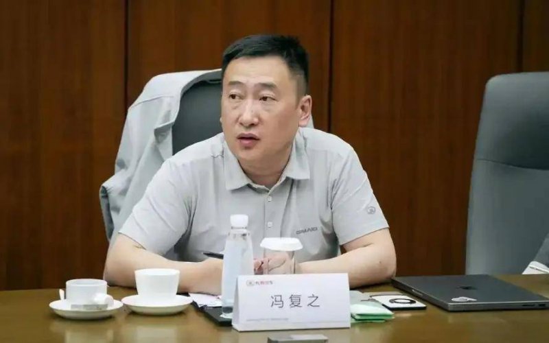 Futura携手Nike推出全新SB Dunk Low联名鞋款